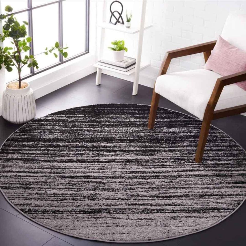Black Grey Abstract Round Area | 7.6' x 7.6'