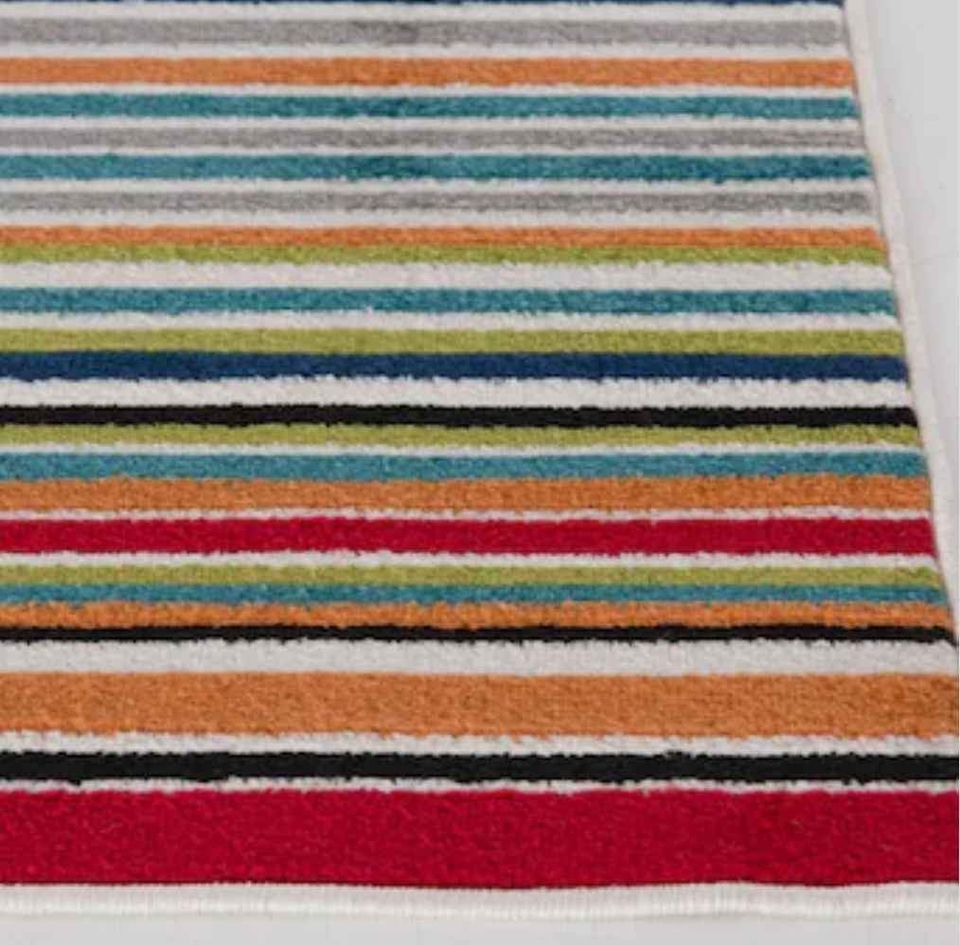 Red Green Multicolor Area Rug 7'6 x 10 ft Indoor/Outdoor Rug