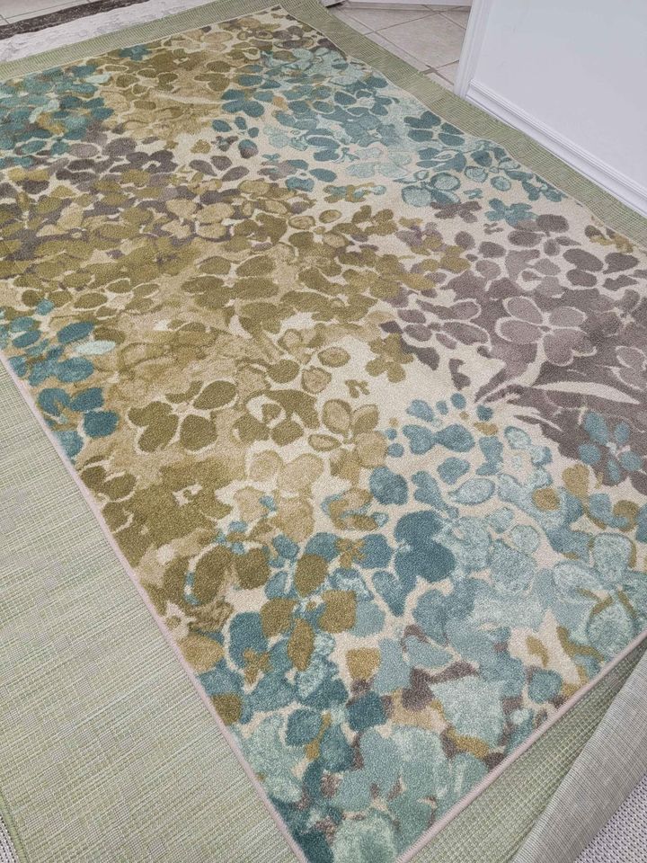 Sage 5x8 ft Green Cream Aqua Area Rug