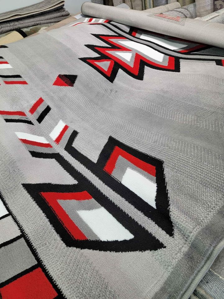 Geometric Area Rug 7'8 x 10'7 ft Grey Red Black