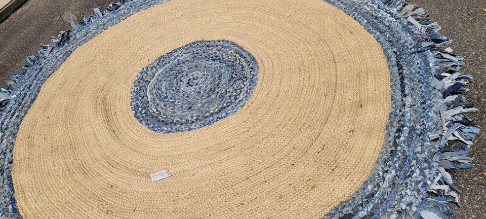 Ivory Blue Denim Tassel Round Jute Rug | 7' x 7'